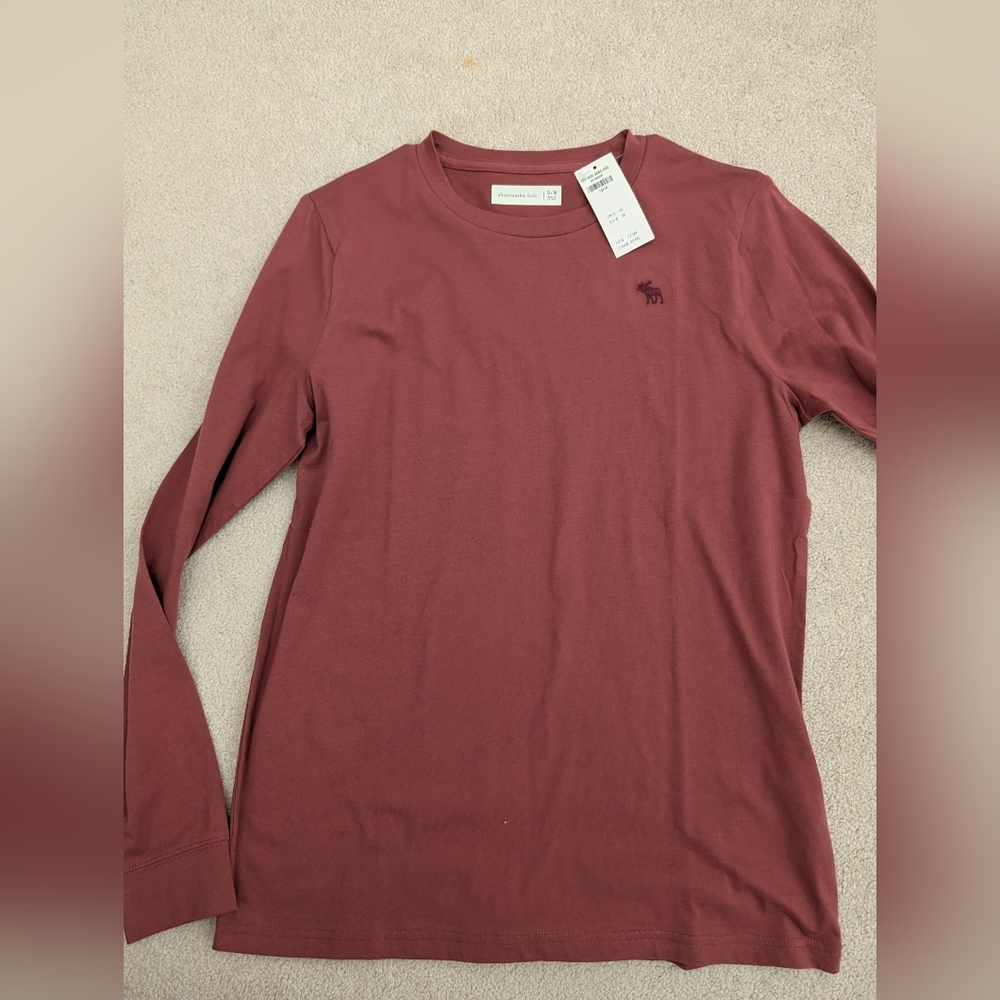 Abercrombie & Fitch Burgundy Crew Neck Top
